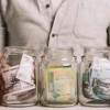 Объём вкладов граждан в банках достиг почти 44 трлн рублей, увеличившись за год на 18,9%.